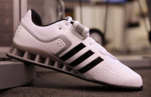 Adidas AdiPower painonnostokenkä